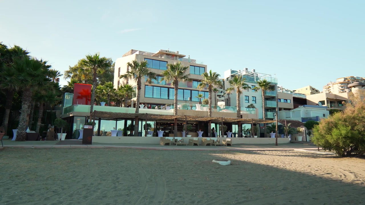 Higuerón Beach Club with infinity pool overlooking the Mediterranean